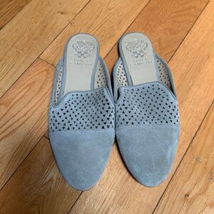 Vince Camuto GUC gray suede cut out slide on sandal Size 6
